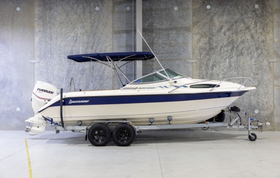 2000 Buccaneer 605 | Haines Hunter HQ