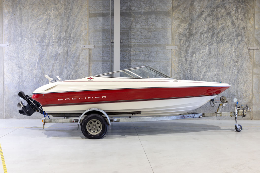 1996 Bayliner 1850SS
